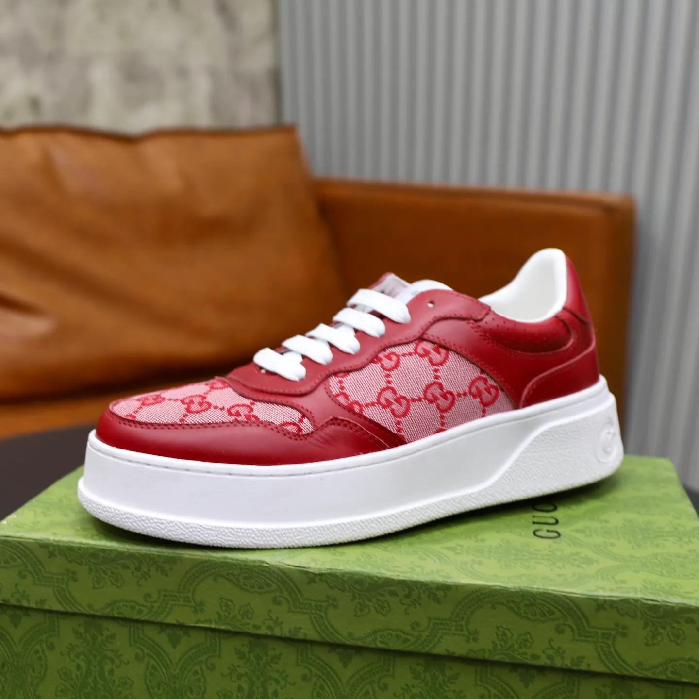 Men's shoes: 400💰🙅‍♂️🙅‍♂️🙅‍♂️ Brand: GUCCI Standard code: 38-44 (45 customized) Grade: Same as the official website Material: Original leather splicing brand cloth Comfortable and breathable sheepskin lining Lightweight wear-resistant outsole Style category: Men's fashion casual shoes Sports shoes Distinguished luxury brand elements Top luxury Color: actual picture color